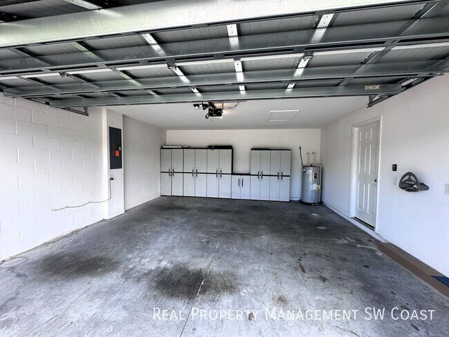 Building Photo - 438 Shadow Lakes Dr
