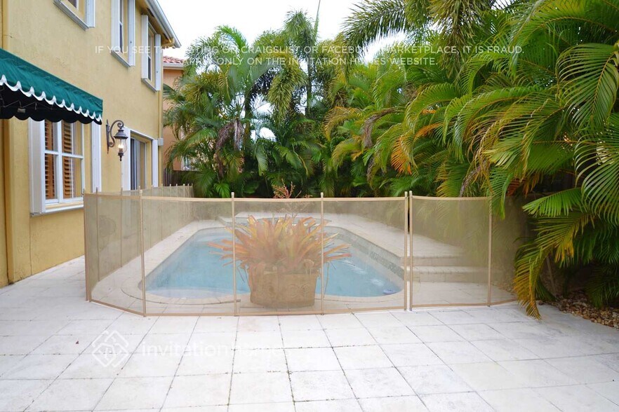 Building Photo - 6243 SW 158th Ave