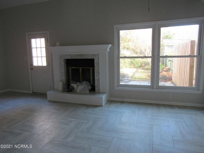 Building Photo - 314 Bracken Pl