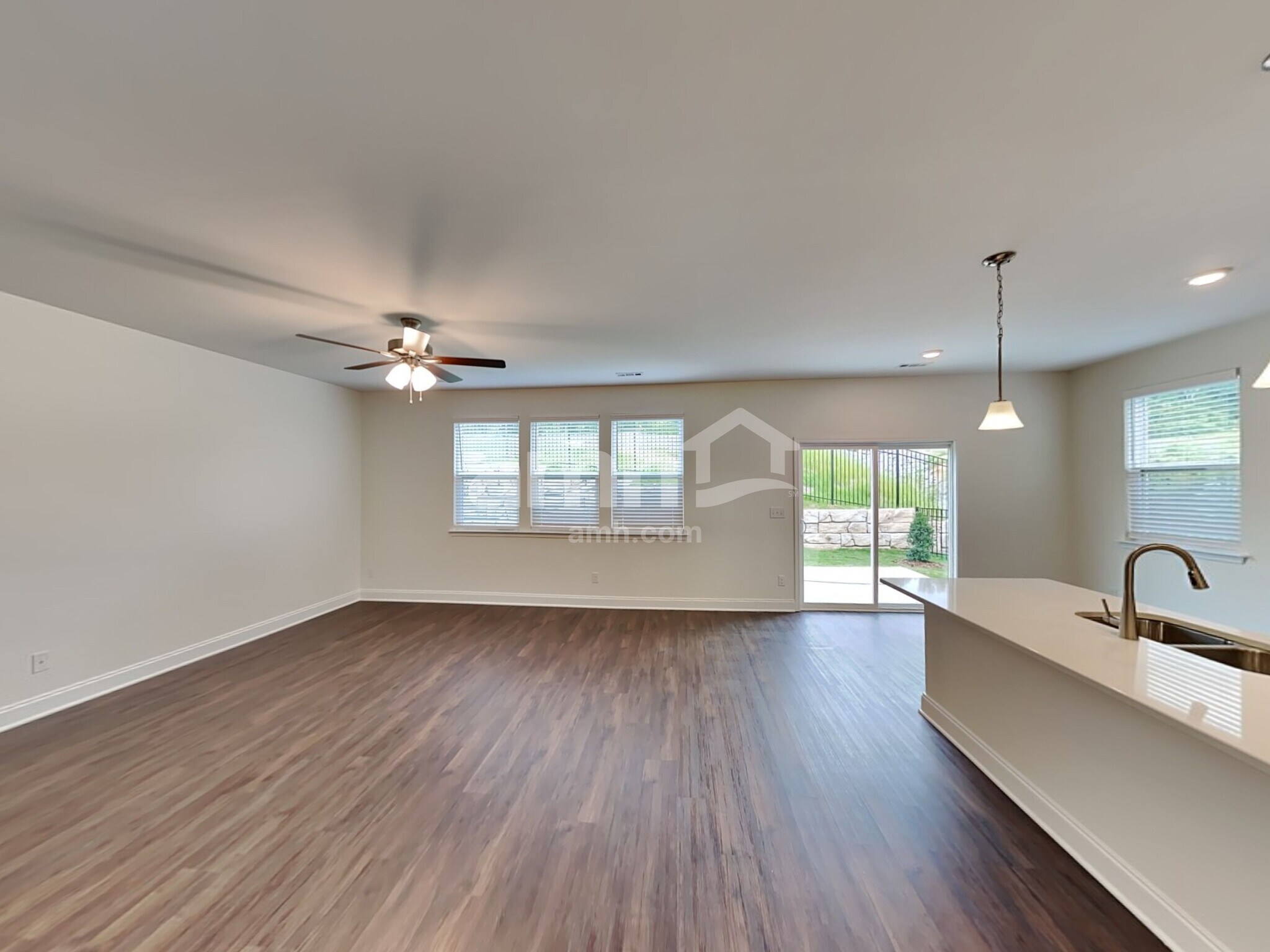 Building Photo - 209 Malayna Dr S