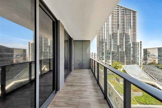 Building Photo - 801 S Miami Ave