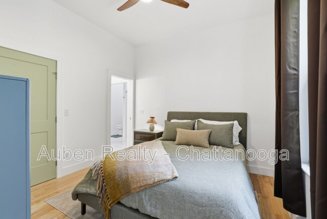 Building Photo - 3556 Cottonwood Ln