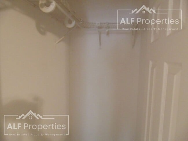 Building Photo - For Rent – Newly Renovated 2BR/1BA