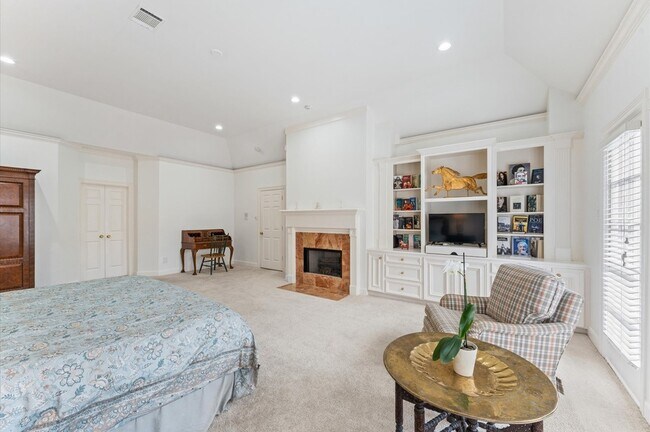 Building Photo - 2222 Nantucket Dr