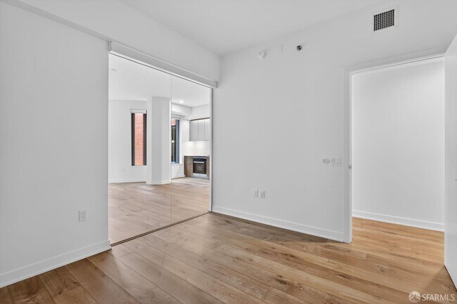 Building Photo - 280 Spear St