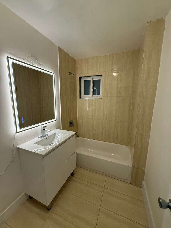 Building Photo - 2336 NW 35th St