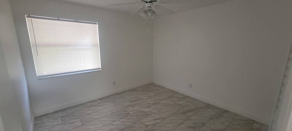 Building Photo - 100 Sweetgum Woods Ct