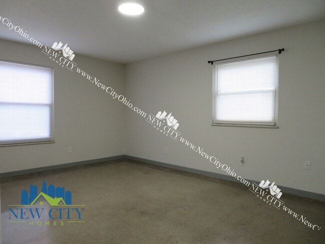 Building Photo - 2085 Building - New Rennovated 1 & 2 bedrooms starting at $989!