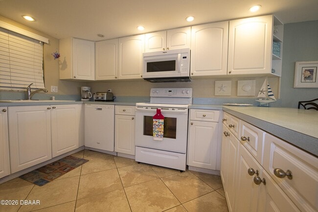 Building Photo - 1571 S Atlantic Ave