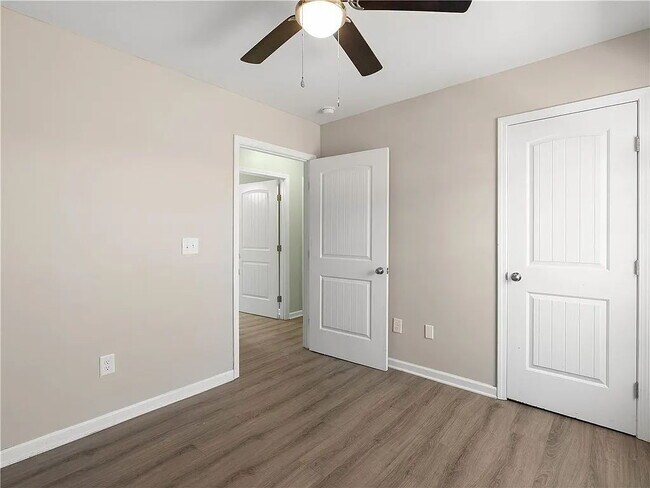 Building Photo - Beautiful 3 Bedroom Home in Country Setting