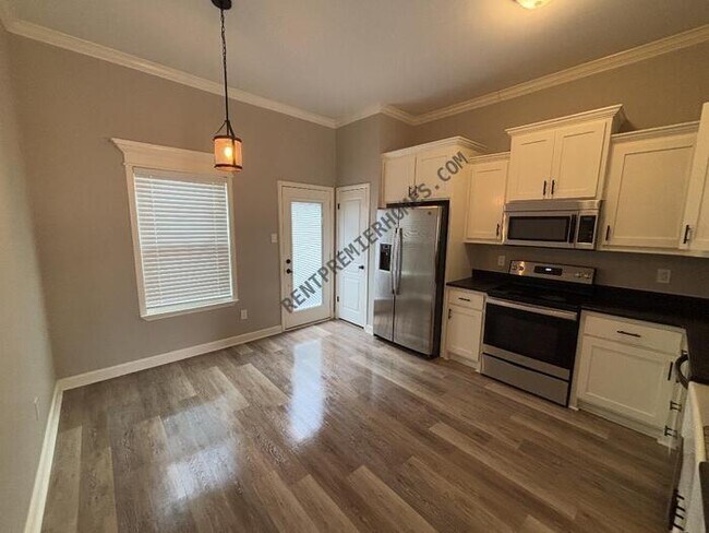 Building Photo - 32 Woodhaven Dr