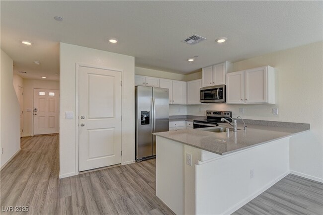 Building Photo - 6960 Stafford Hl St