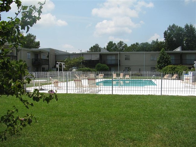 Building Photo - 3210 Pleasant Valley Rd