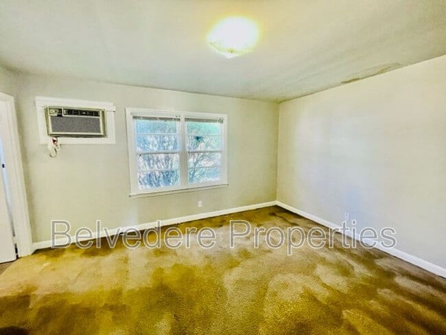 Building Photo - 217 McIver St