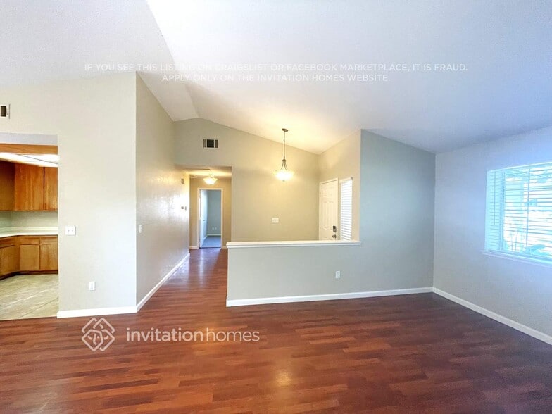 Building Photo - 303 Hampshire Ct