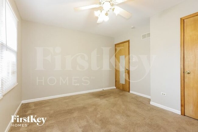 Building Photo - 2508 John Bourg Dr