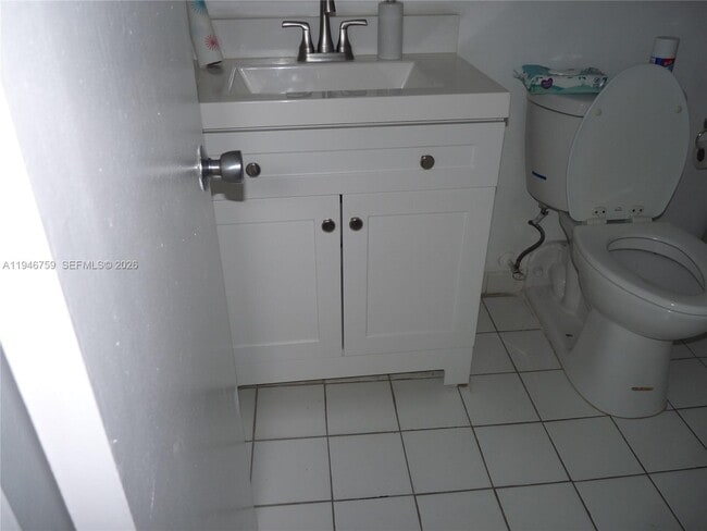 Building Photo - 14301 N Kendall Dr