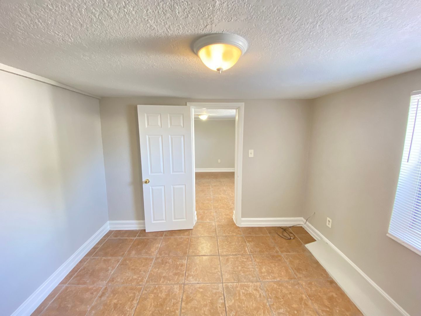 Building Photo - 812 W Livingston St