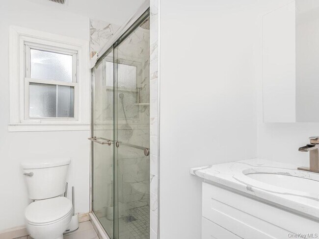 Building Photo - 2096 Central Park Ave