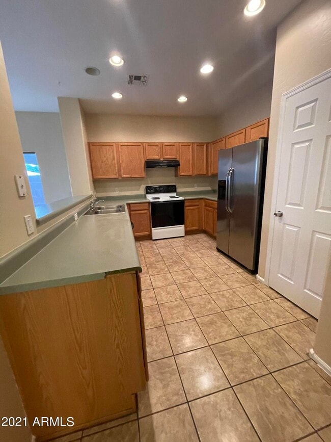 Building Photo - 2560 W Preserve Way