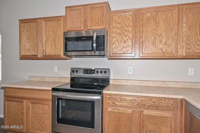 Building Photo - 17149 W Saguaro Ln