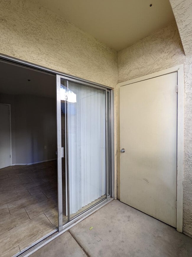 Building Photo - 12221 W Bell Rd
