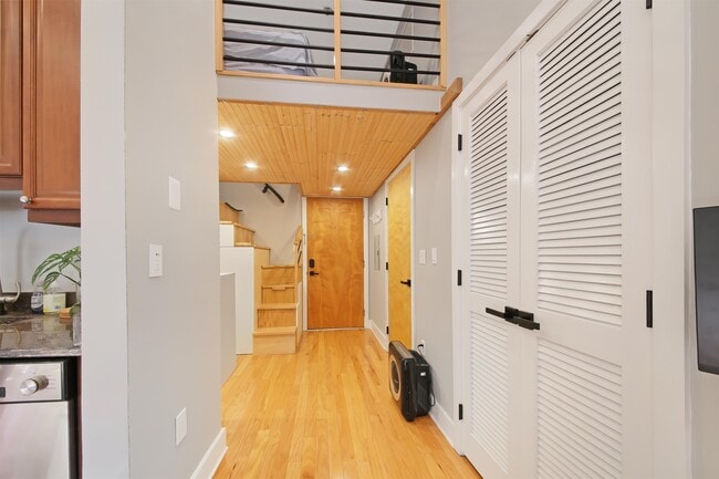 Building Photo - 61 Grand St