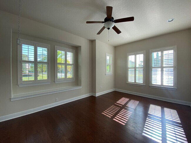 Building Photo - Exquisite 6-Bedroom Estate with Private Po...