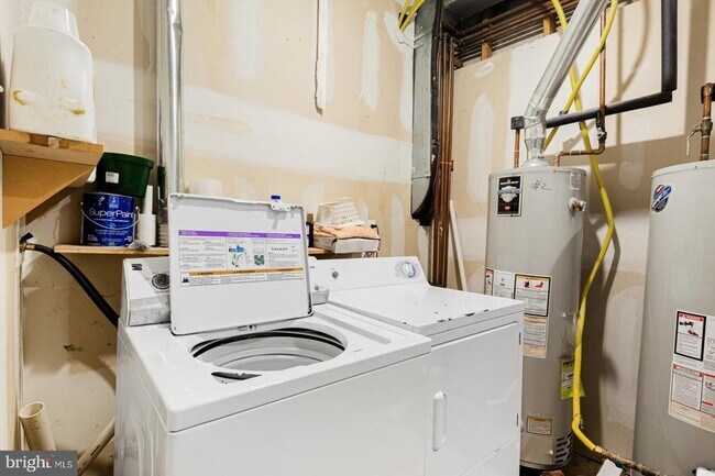 Building Photo - 1301 N 6th St