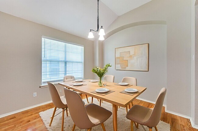 Building Photo - 1117 Red Hawk Dr