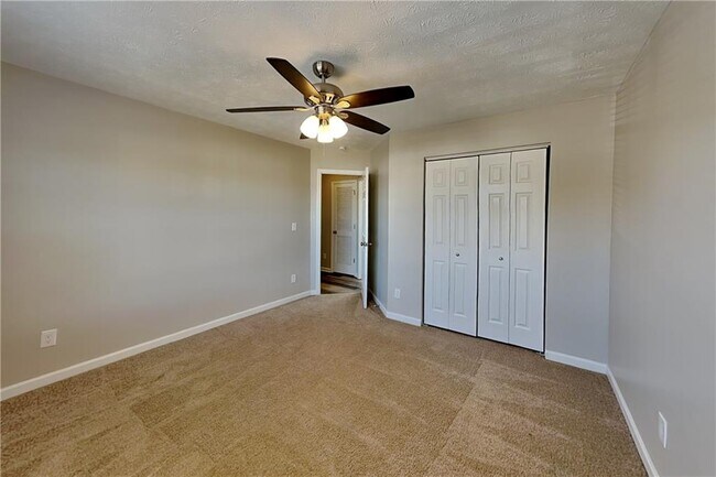 Building Photo - 3193 English Ivy Ln