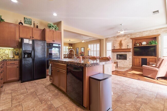 Building Photo - 43424 Bordeaux Dr