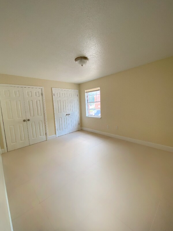 Building Photo - 2295 Candlewyck Cir