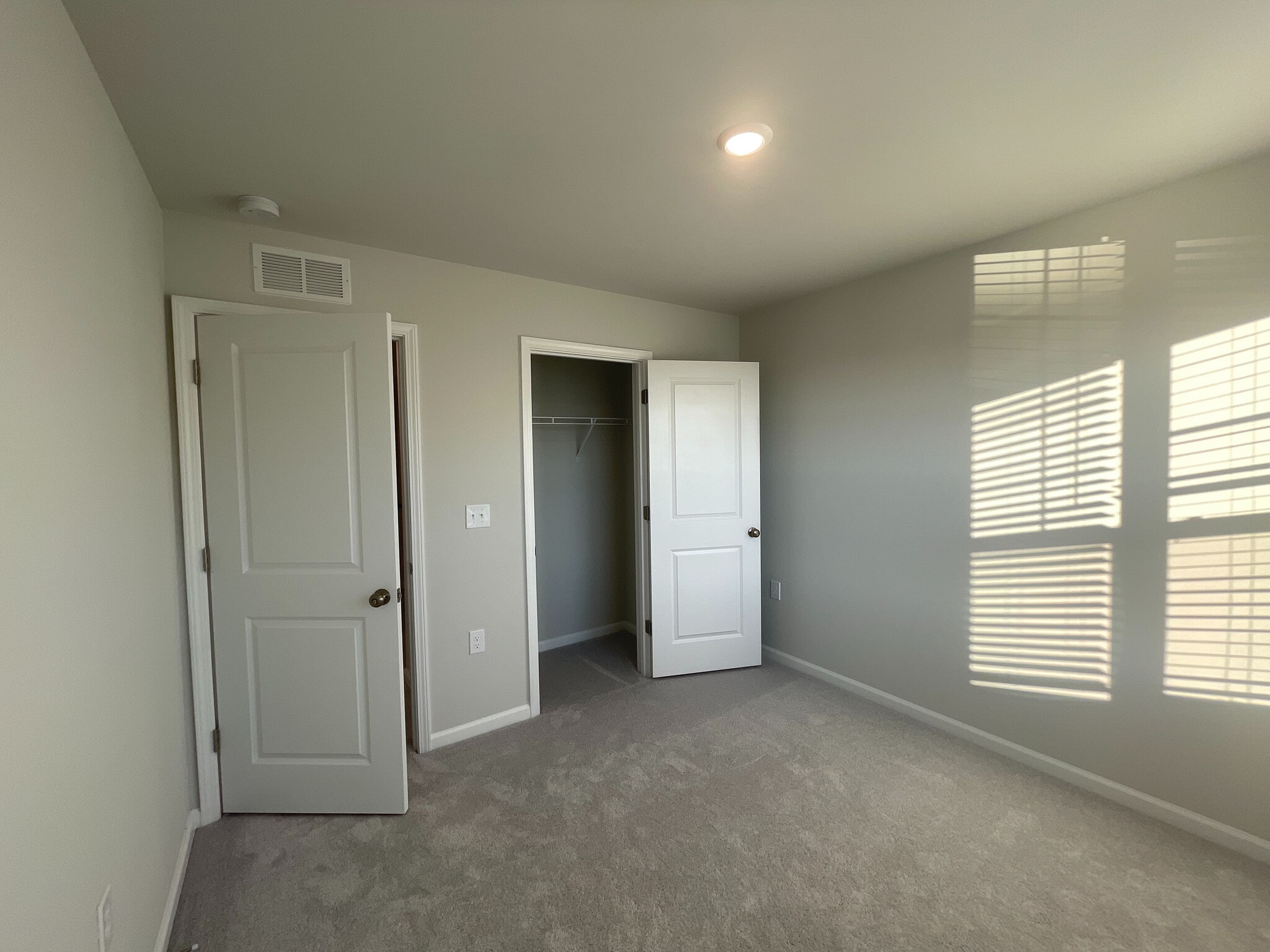 Building Photo - Room in Townhome on Brellon Ln