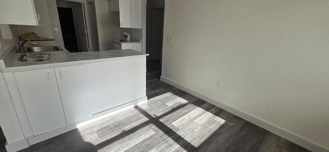 Building Photo - 5329 Kasper St