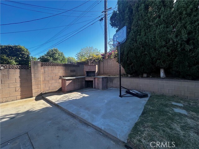 Building Photo - 7845 Sedan Ave