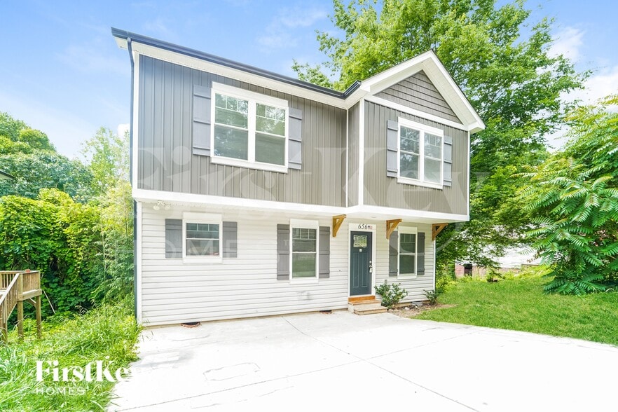 Building Photo - 656 Smith St