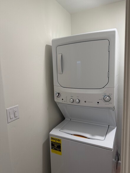 Building Photo - 10896 Worthing Ave