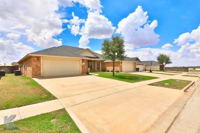 Building Photo - 3812 Carrera Ln