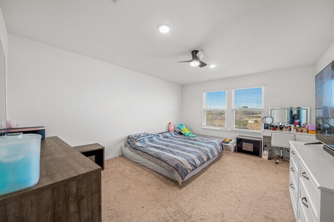 Building Photo - 10714 Cashew Run Ln