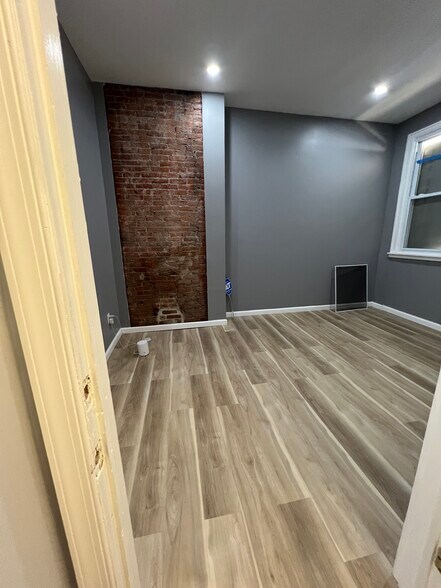 Building Photo - 801 N Preston St
