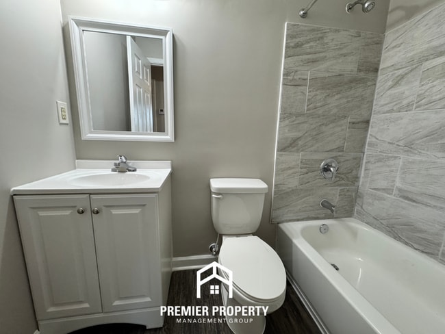 Building Photo - Cozy 3BR Memphis Home w/ Vaulted Ceilings, Fireplace & Fenced Backyard