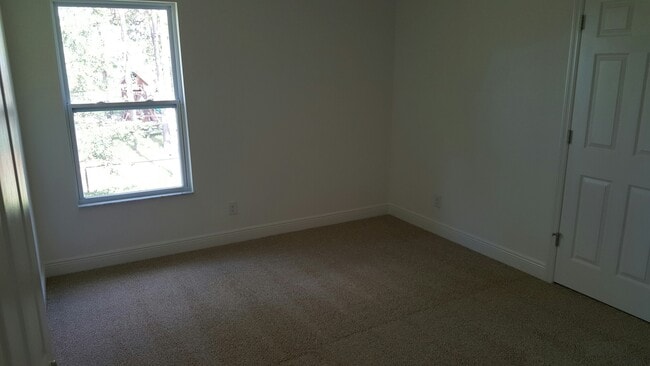 Building Photo - 1065 Vinsetta Cir