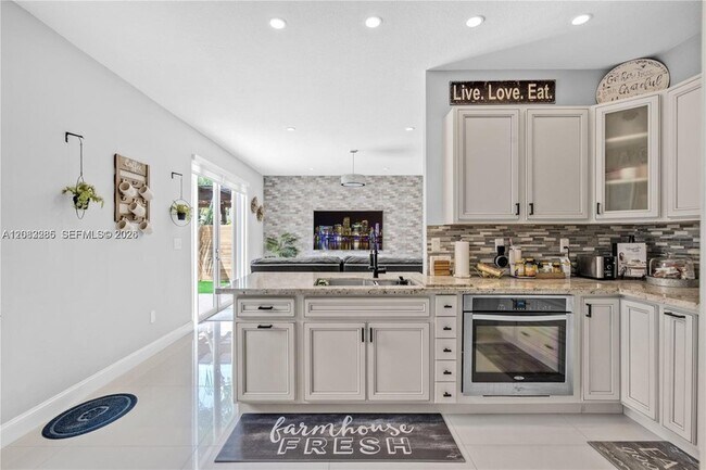 Building Photo - 15878 SW 61st Way