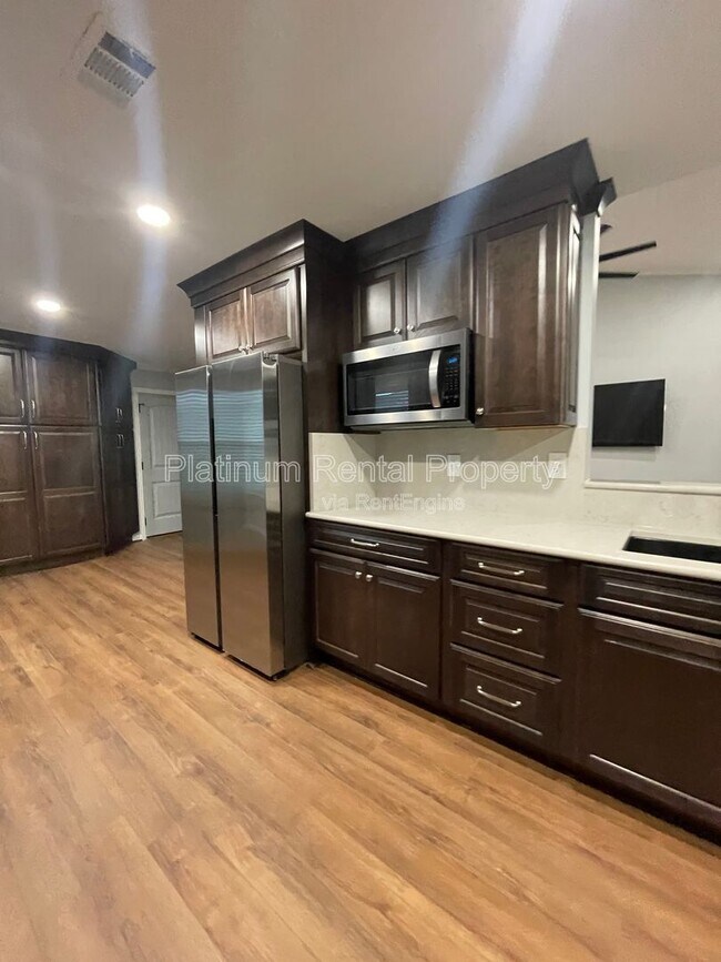 Building Photo - 1745 Berry Ct