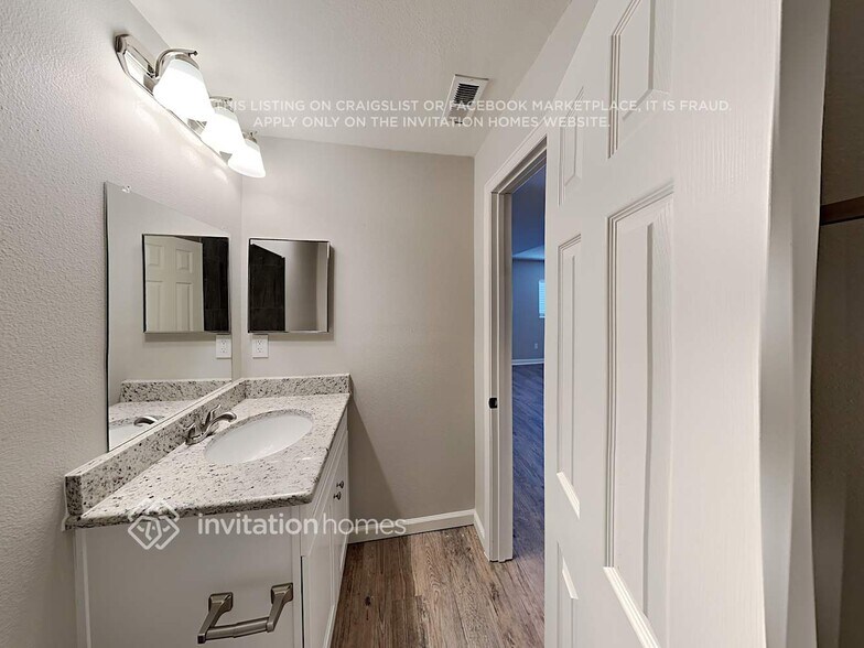 Building Photo - 7217 Moss Bluff Ct