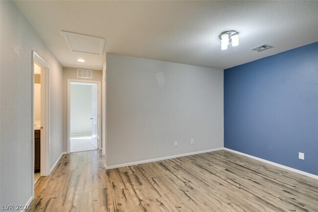 Building Photo - 3009 Camino Sereno Ave