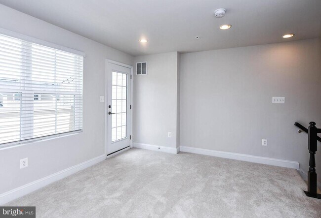 Building Photo - 7102 Druce Way