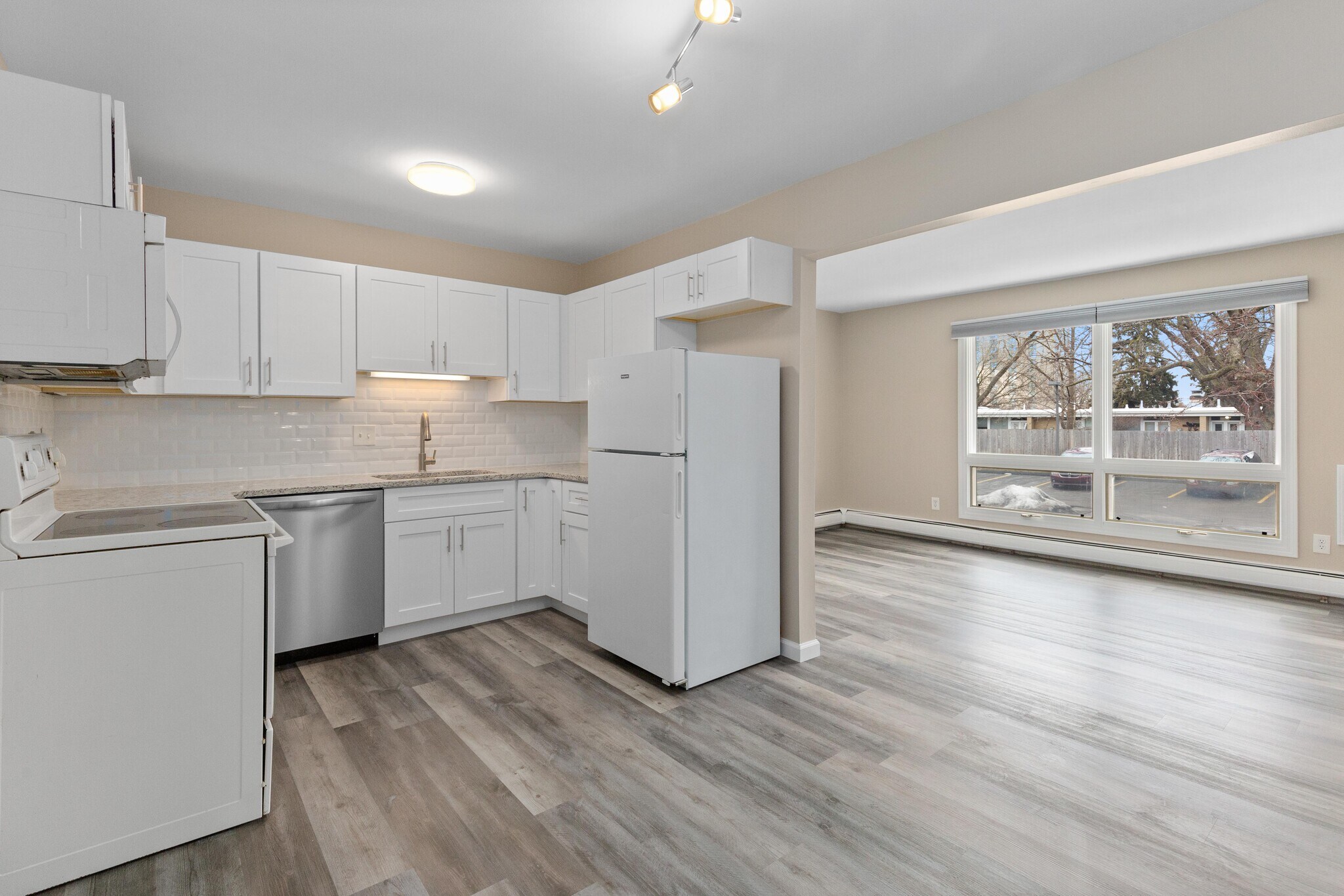 Building Photo - 1545 Cherboneau Pl