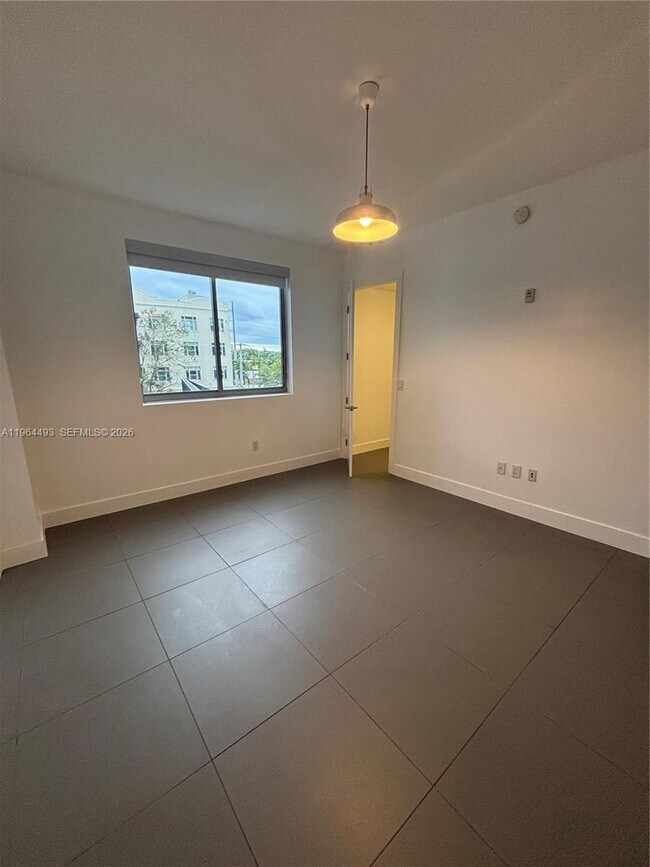 Building Photo - 250 NW 24th St